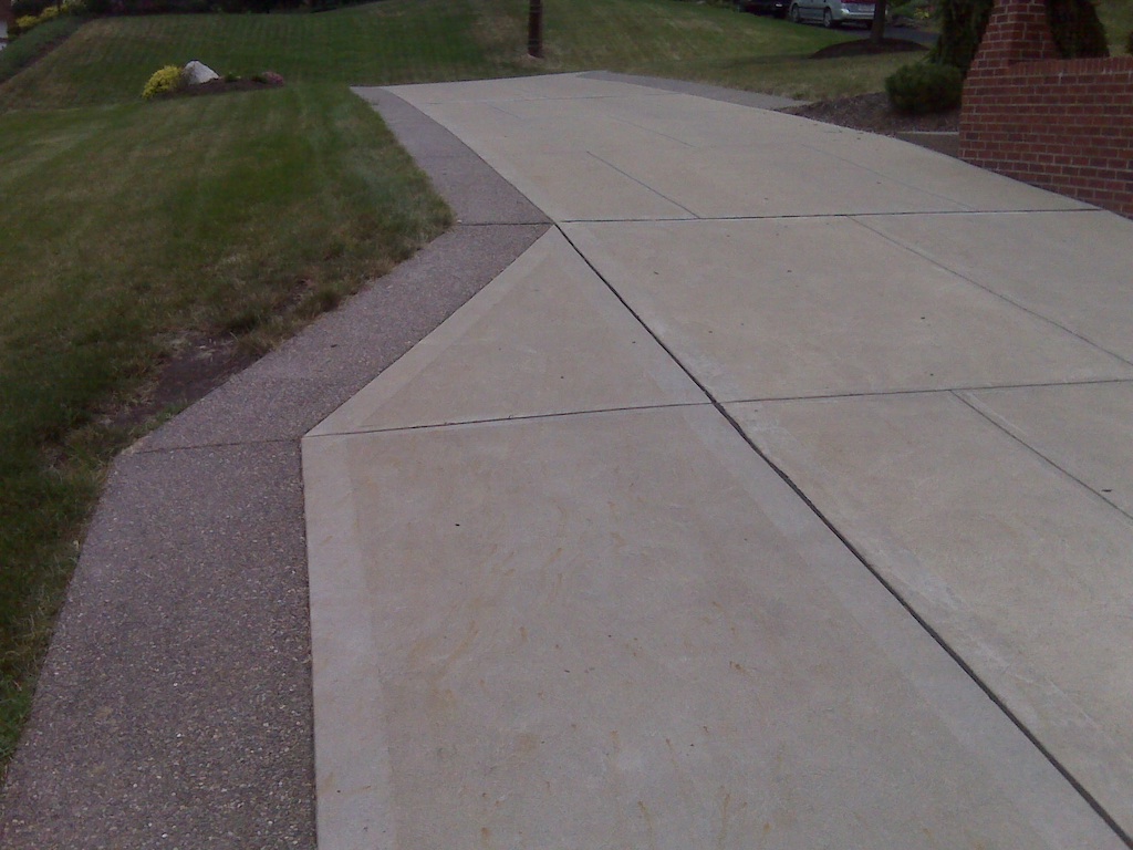 Aggregate border driveway 