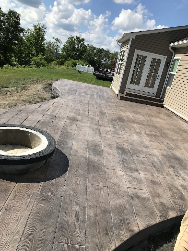 Patio with fire pit 3